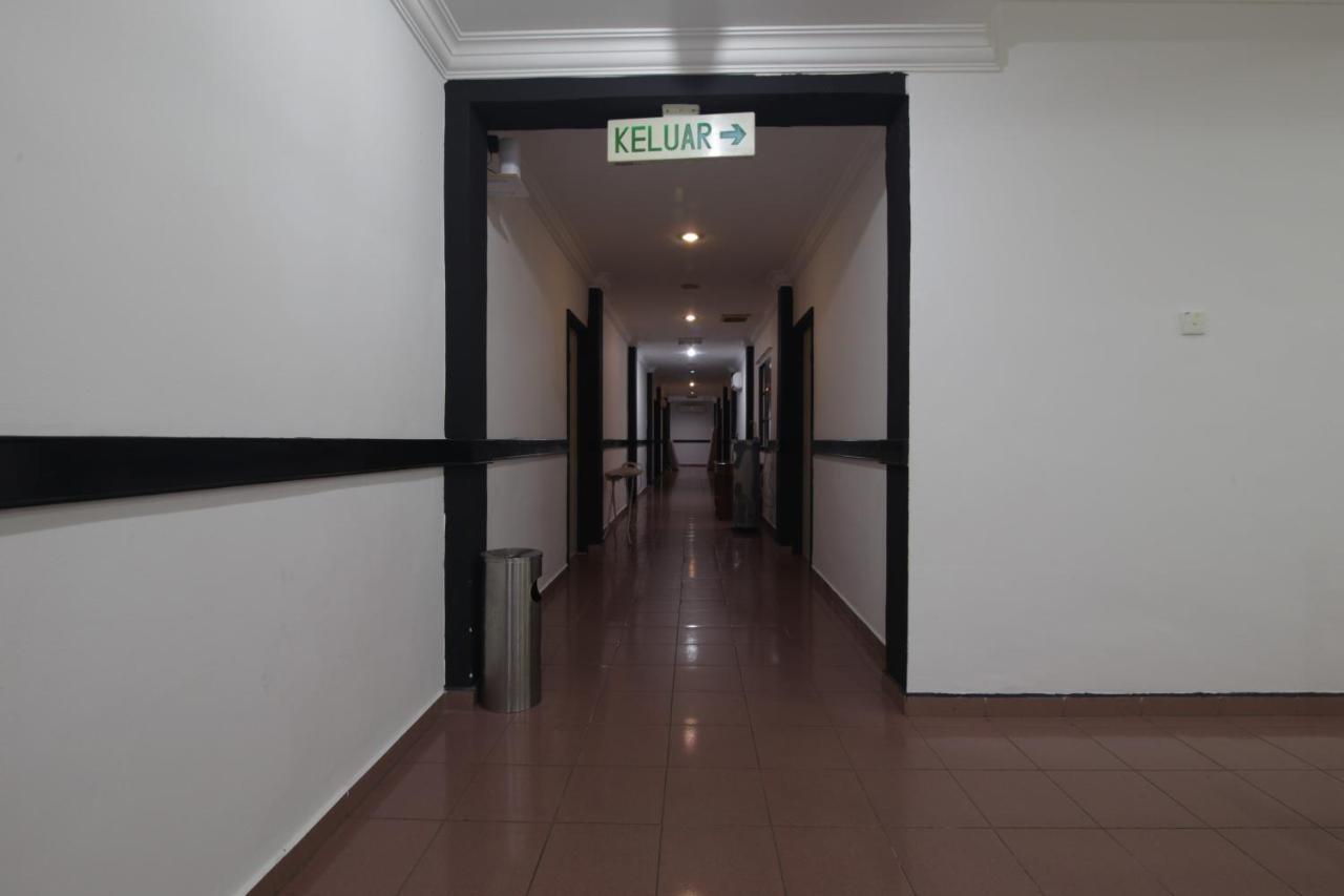 G City Hotel Телук-Интан Экстерьер фото