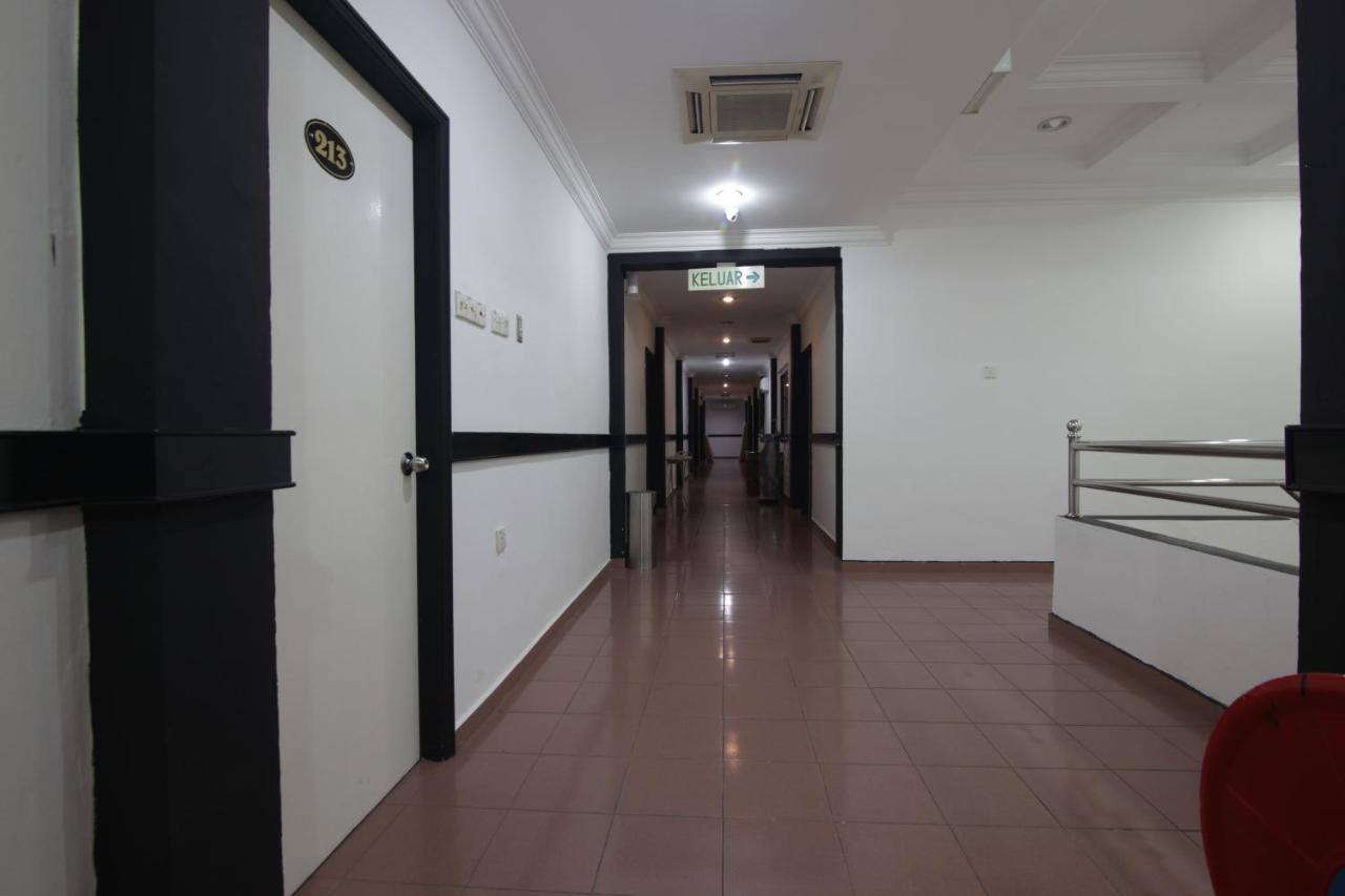 G City Hotel Телук-Интан Экстерьер фото