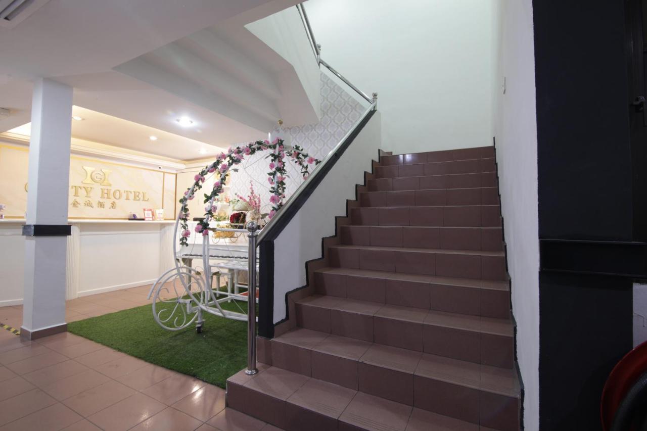 G City Hotel Телук-Интан Экстерьер фото