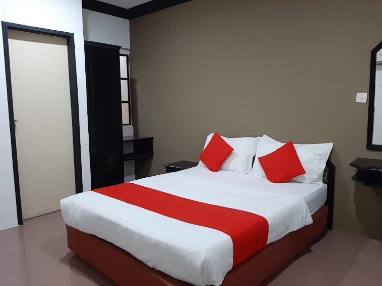 G City Hotel Телук-Интан Экстерьер фото