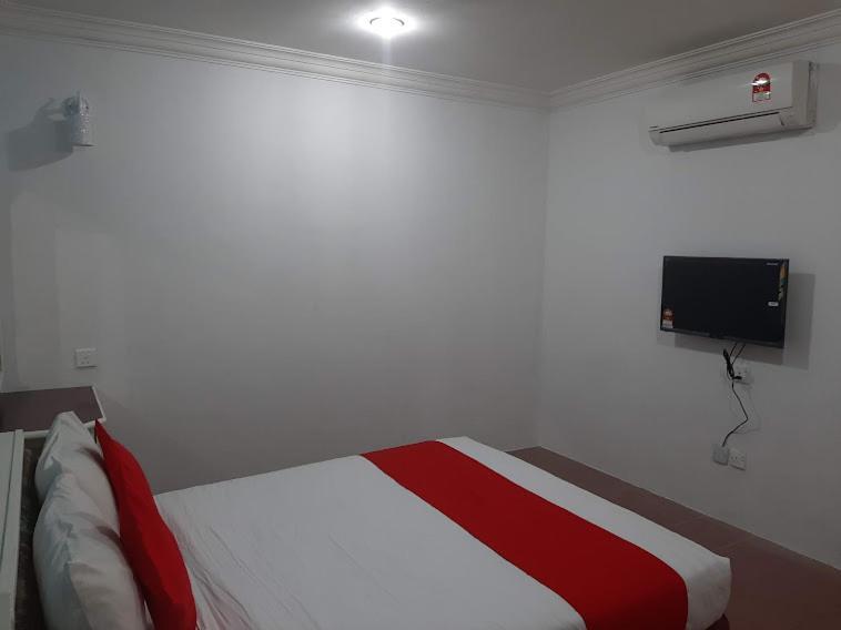 G City Hotel Телук-Интан Экстерьер фото
