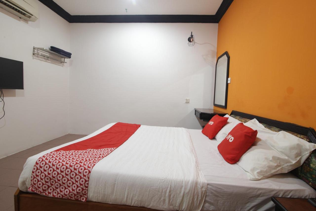 G City Hotel Телук-Интан Экстерьер фото